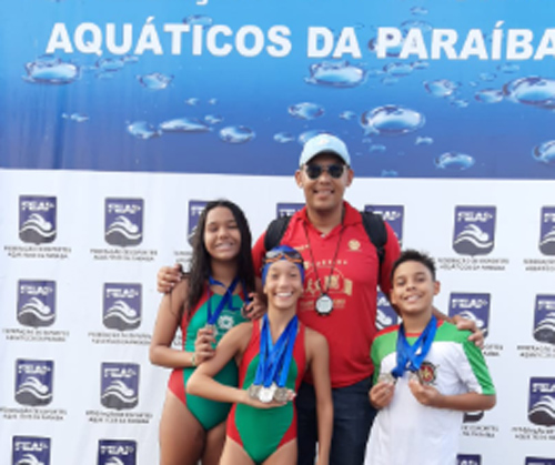 Clube dos Oficiais ganha 16 medalhas na natação