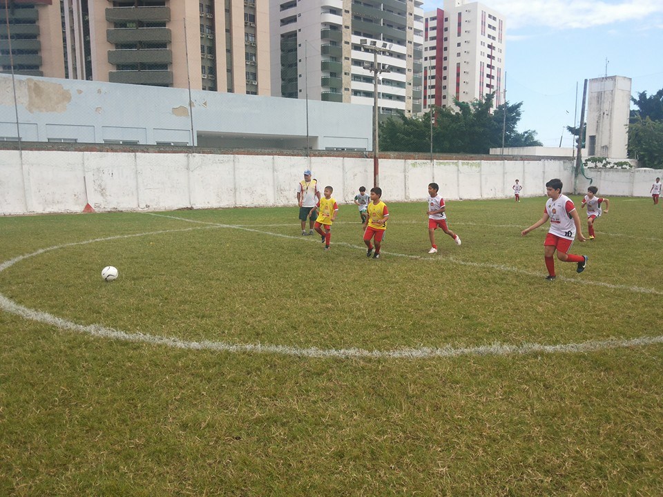 Escolinha de Futebol tem atividade para sócios e não sócios