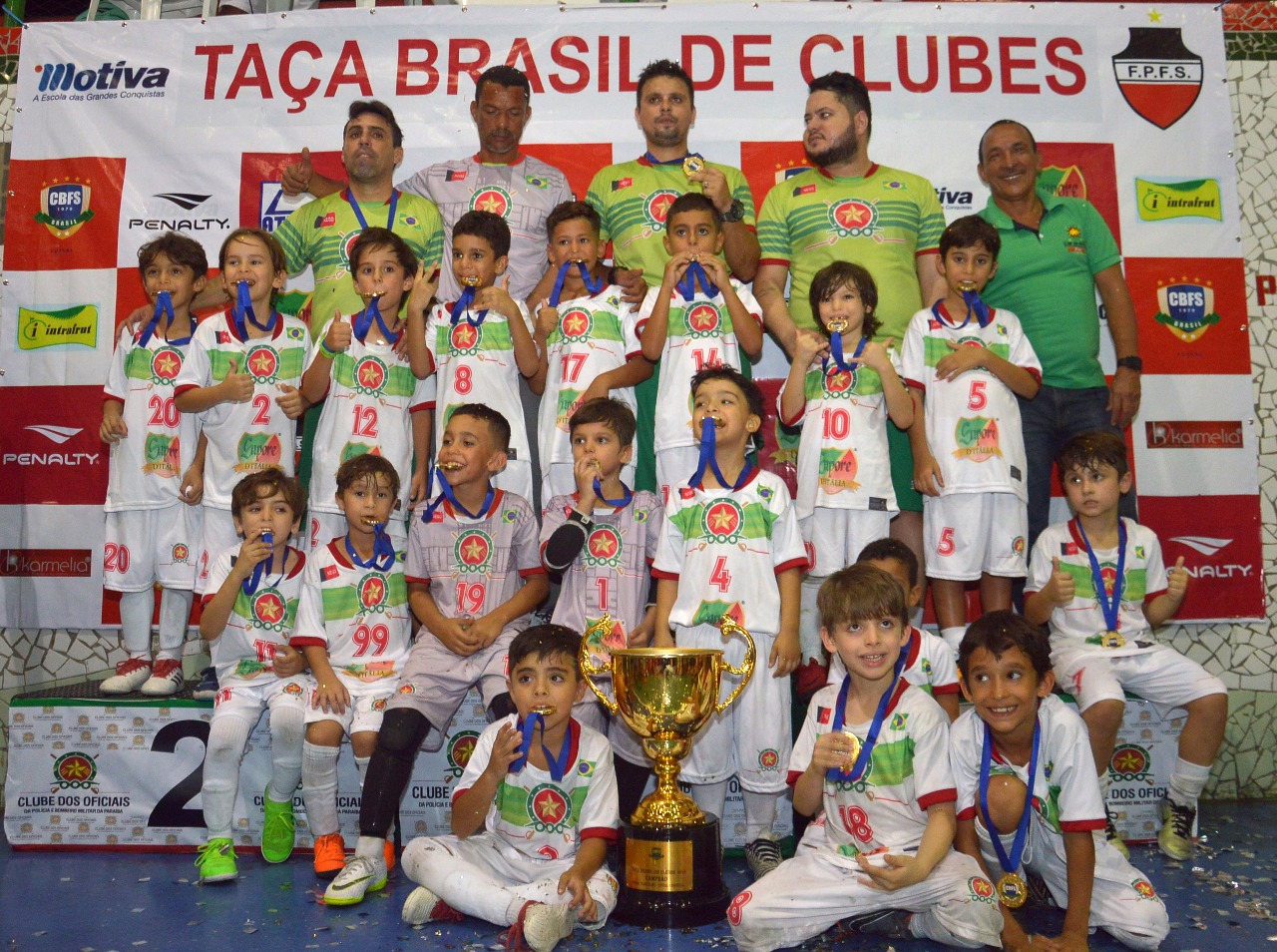 Clube dos Oficiais é campeão da Taça do Brasil de Futsal